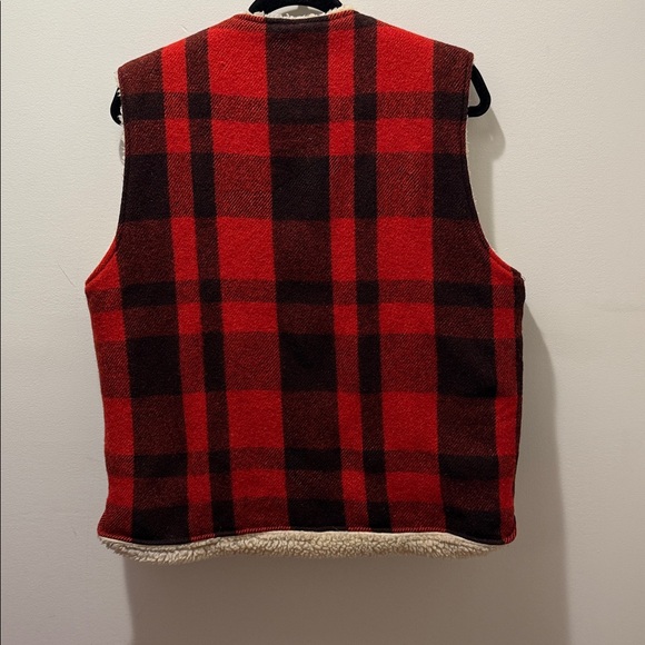 Vintage Roots Red and Black Outdoors Boa Wool Check Vest. Medium - Picture 2 of 7